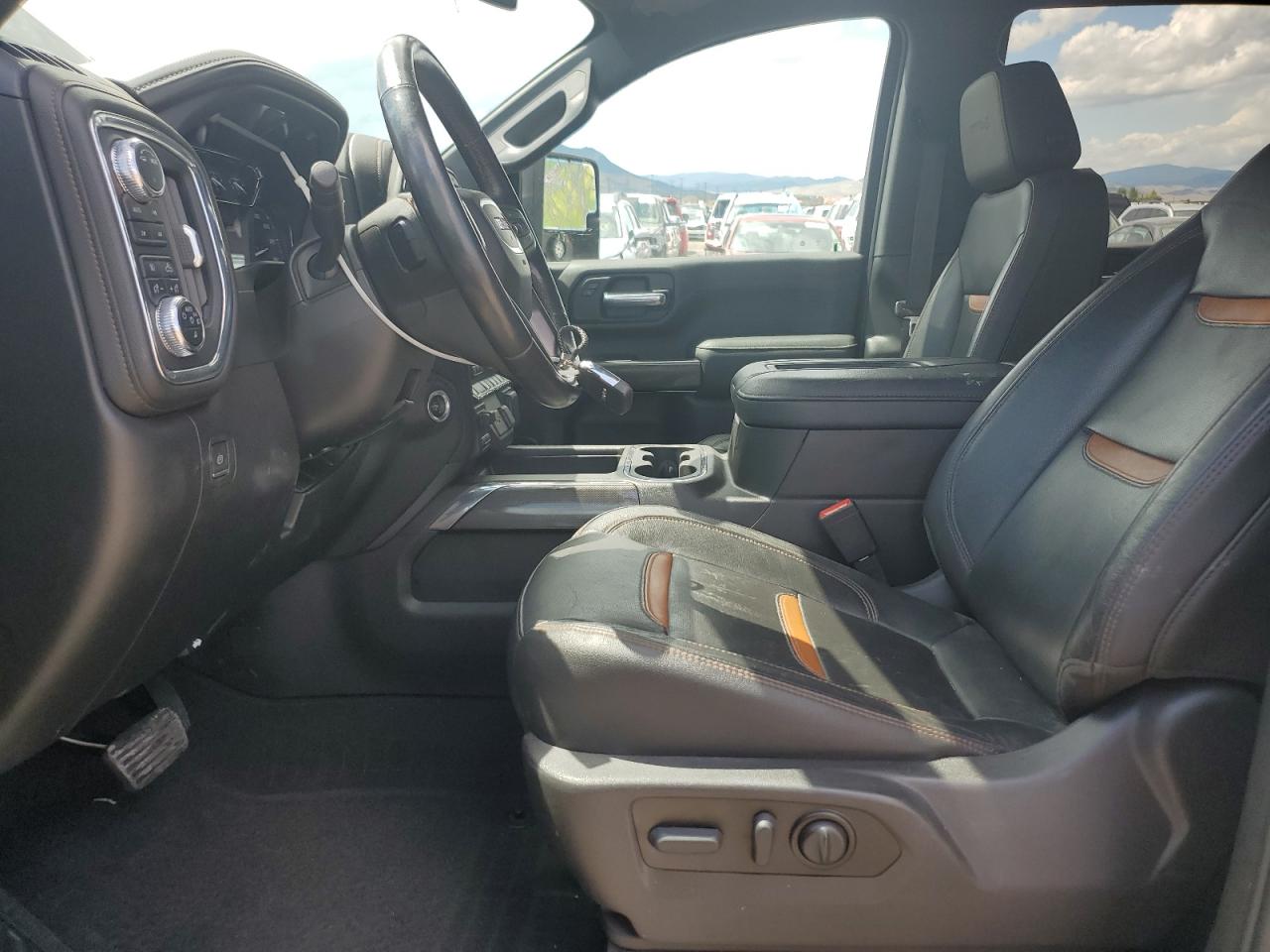 GMC Sierra K2500 At4 Image 10