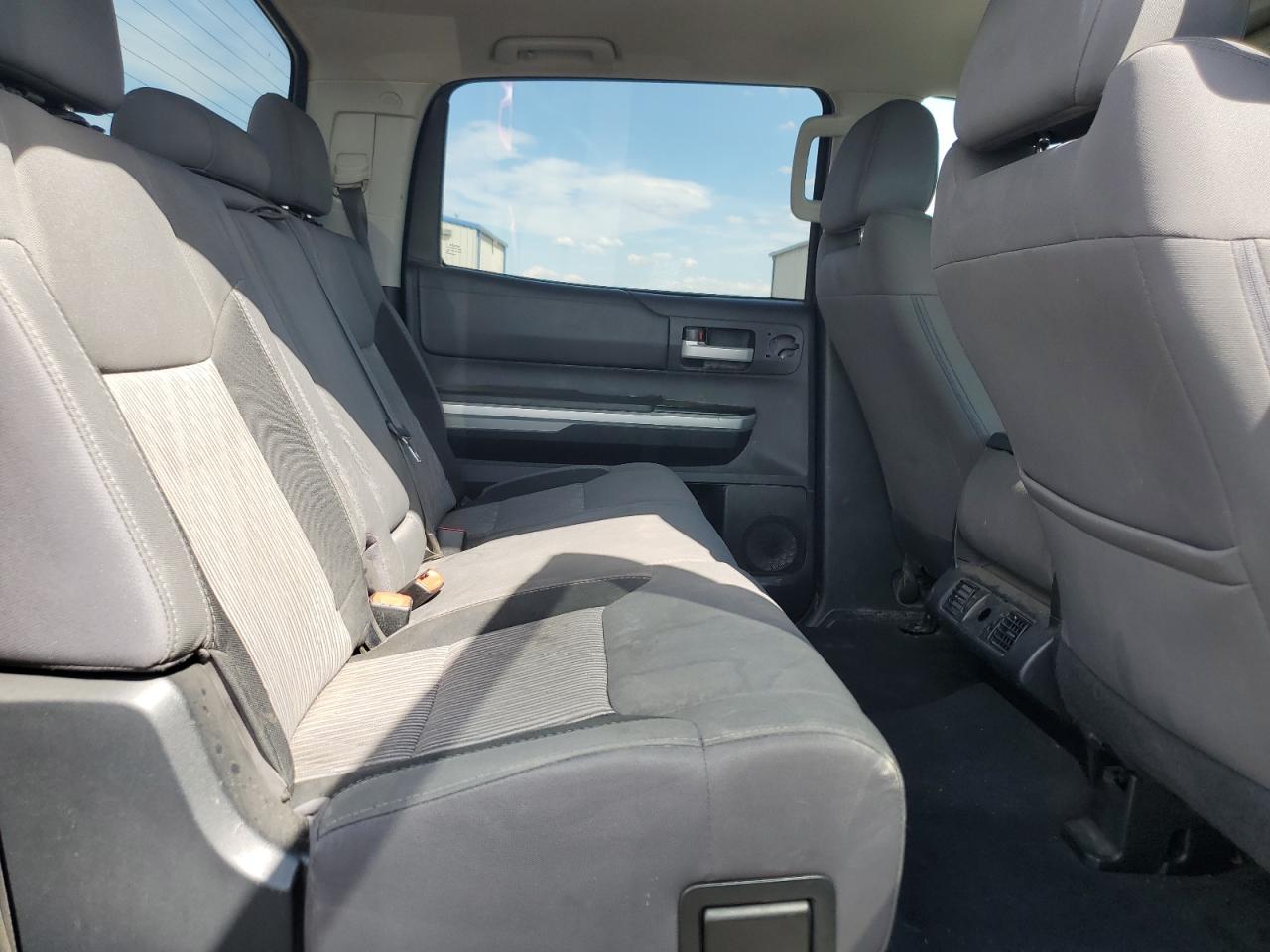 Toyota Tundra Crewmax Sr5 Image 8