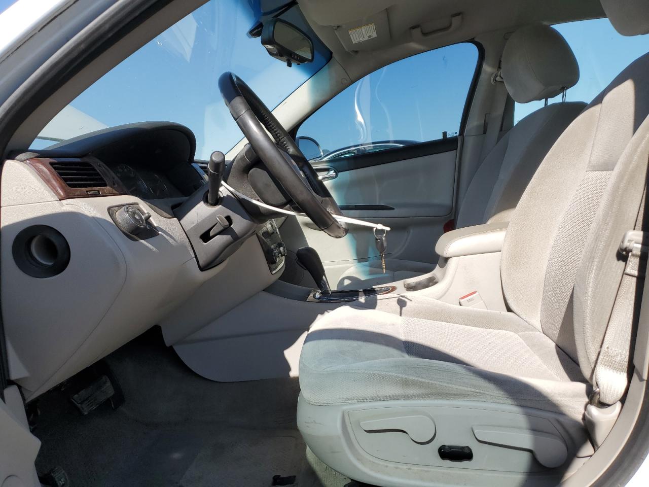 Chevrolet Impala Lt Image 7