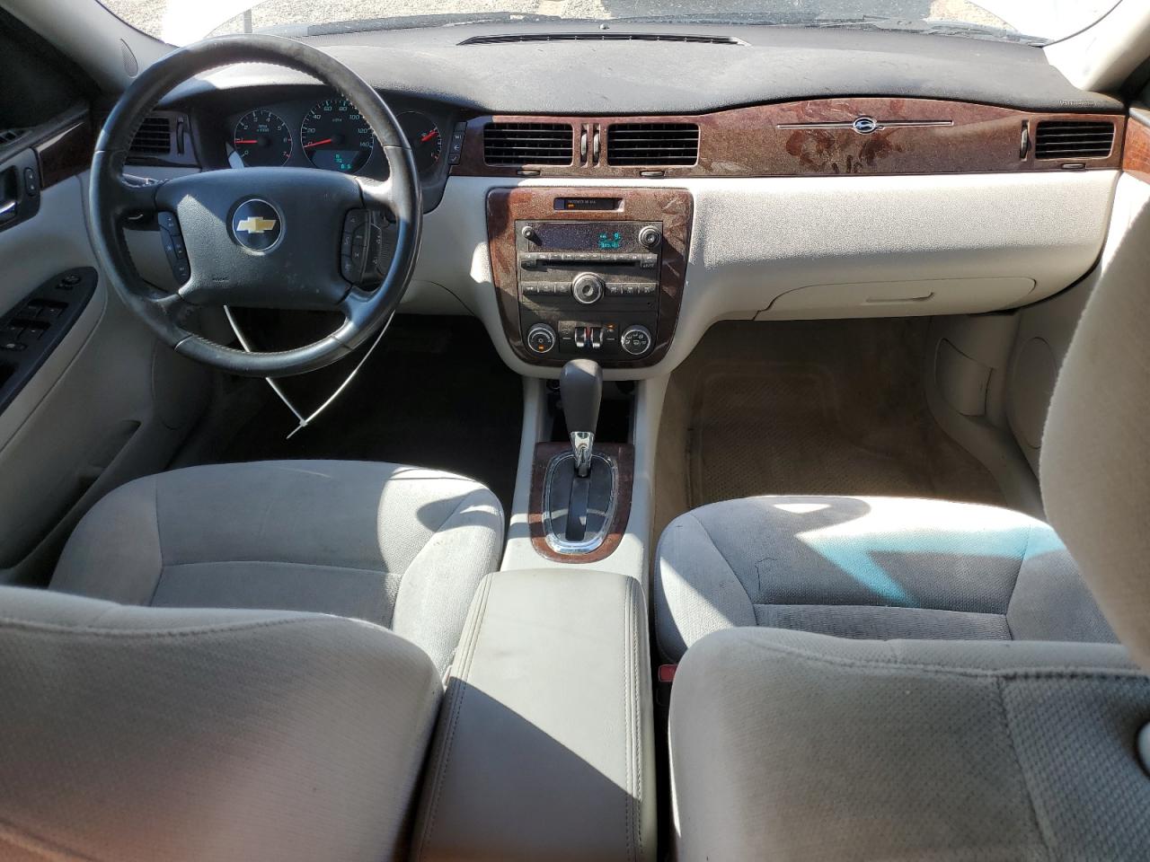 Chevrolet Impala Lt Image 12