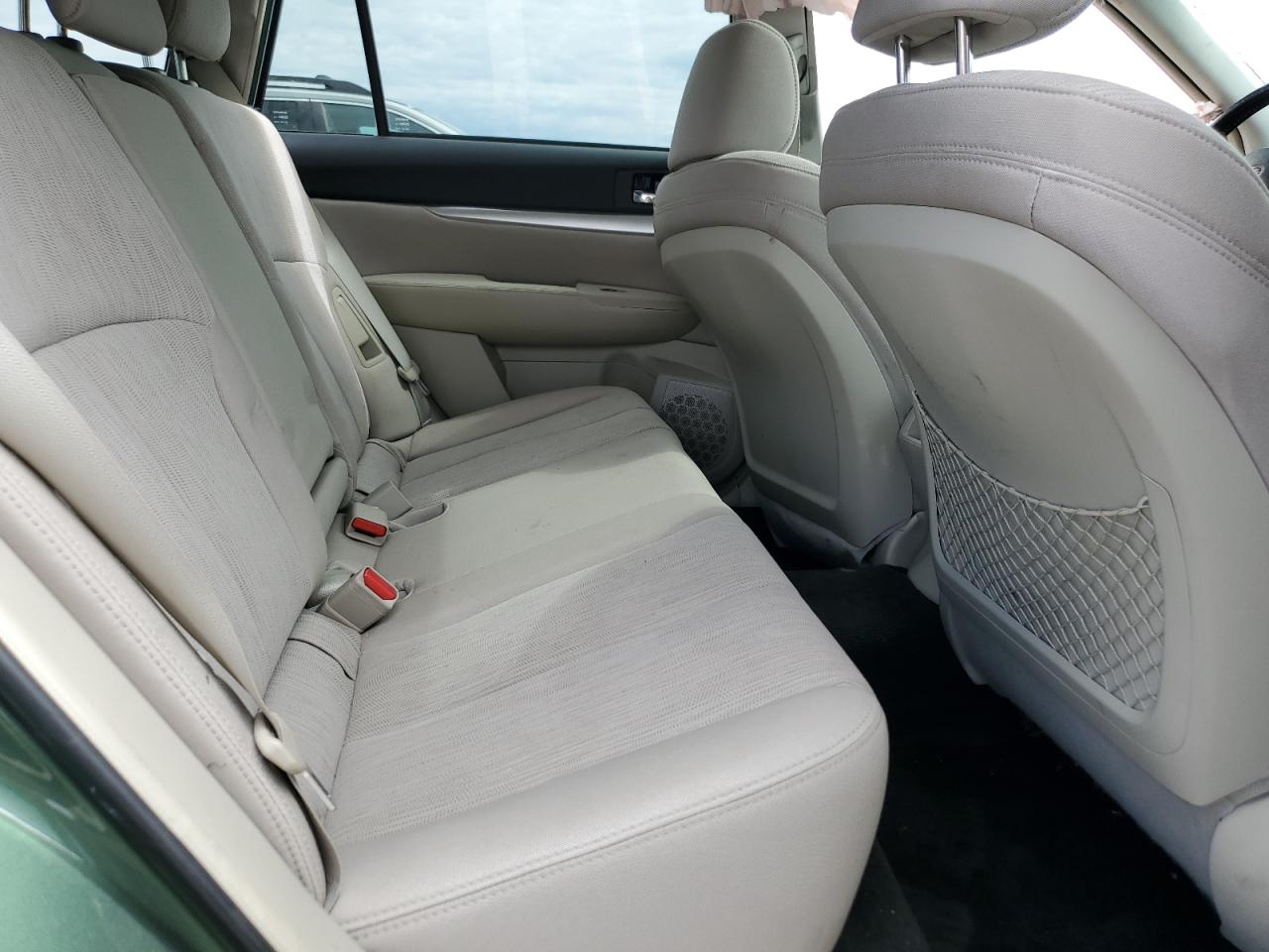 Subaru Outback 2.5i Premium Image 9