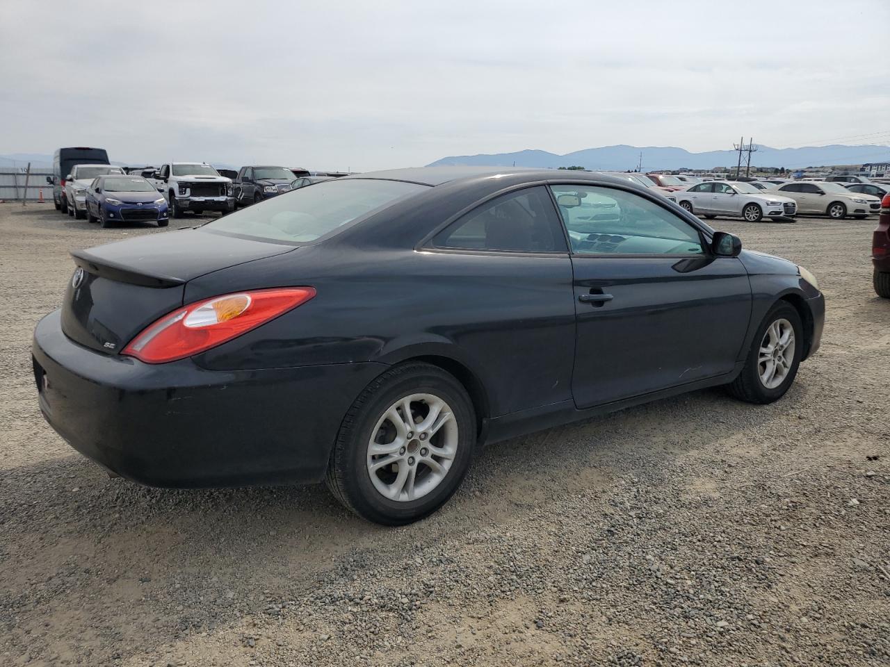 Toyota Camry Se Image 11