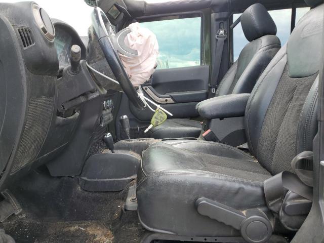 Jeep Wrangler Sahara Image 8