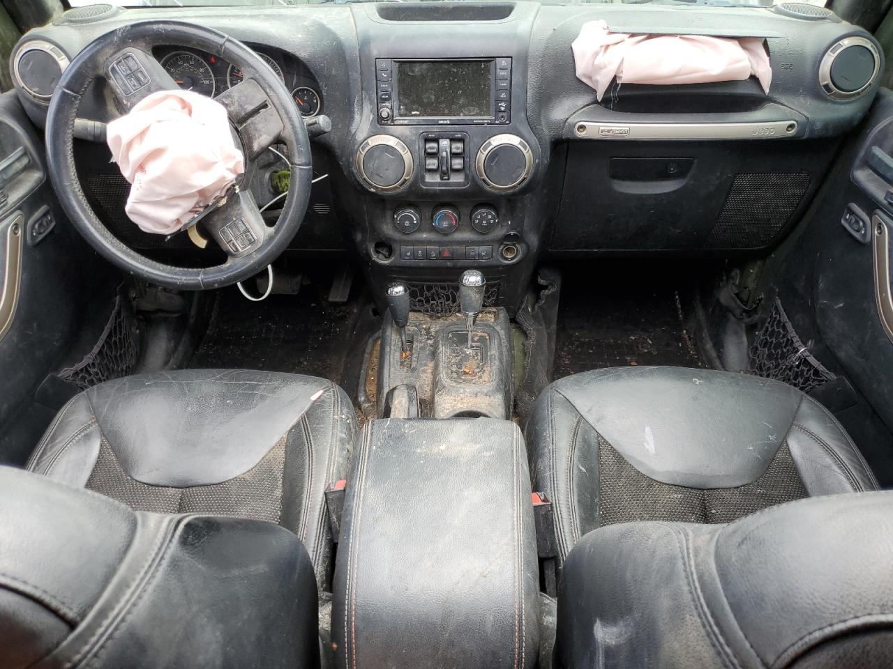 Jeep Wrangler Sahara Image 12