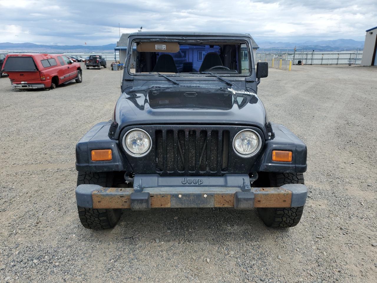 Jeep Wrangler Sahara Image 6