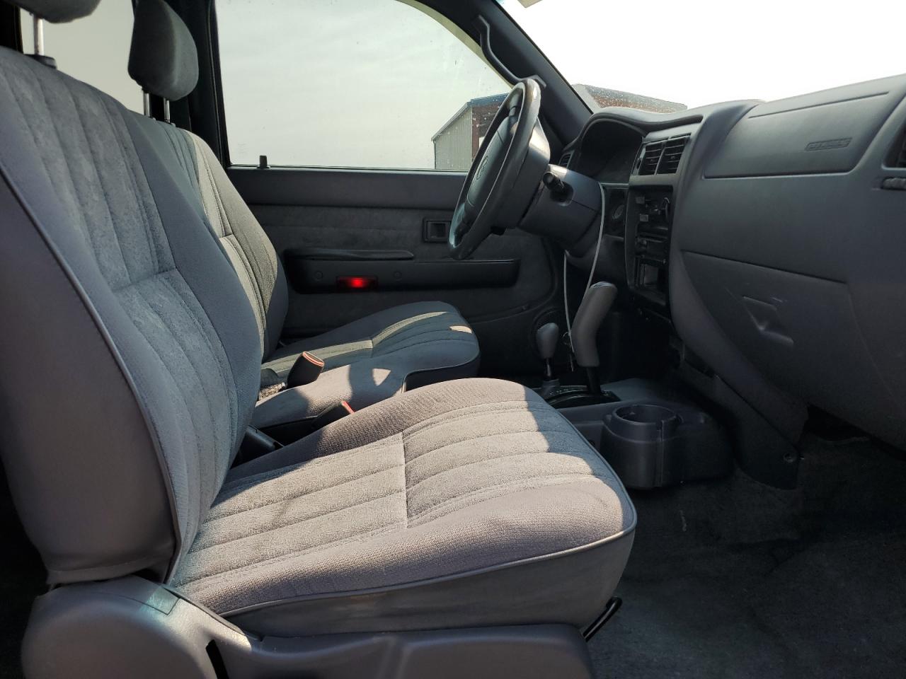 Toyota Tacoma Xtracab Image 9