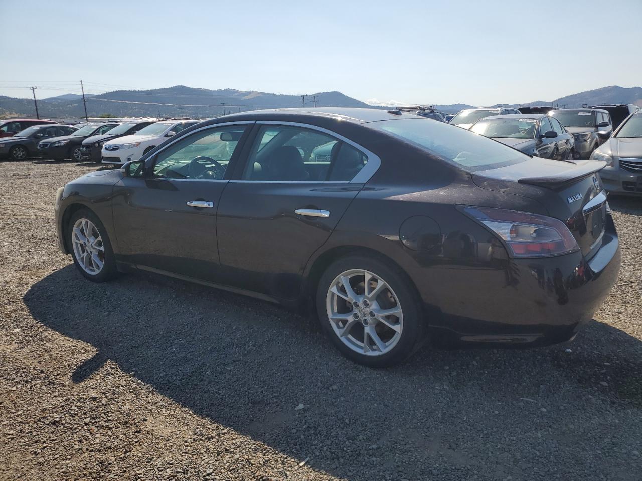 Nissan Maxima S Image 2