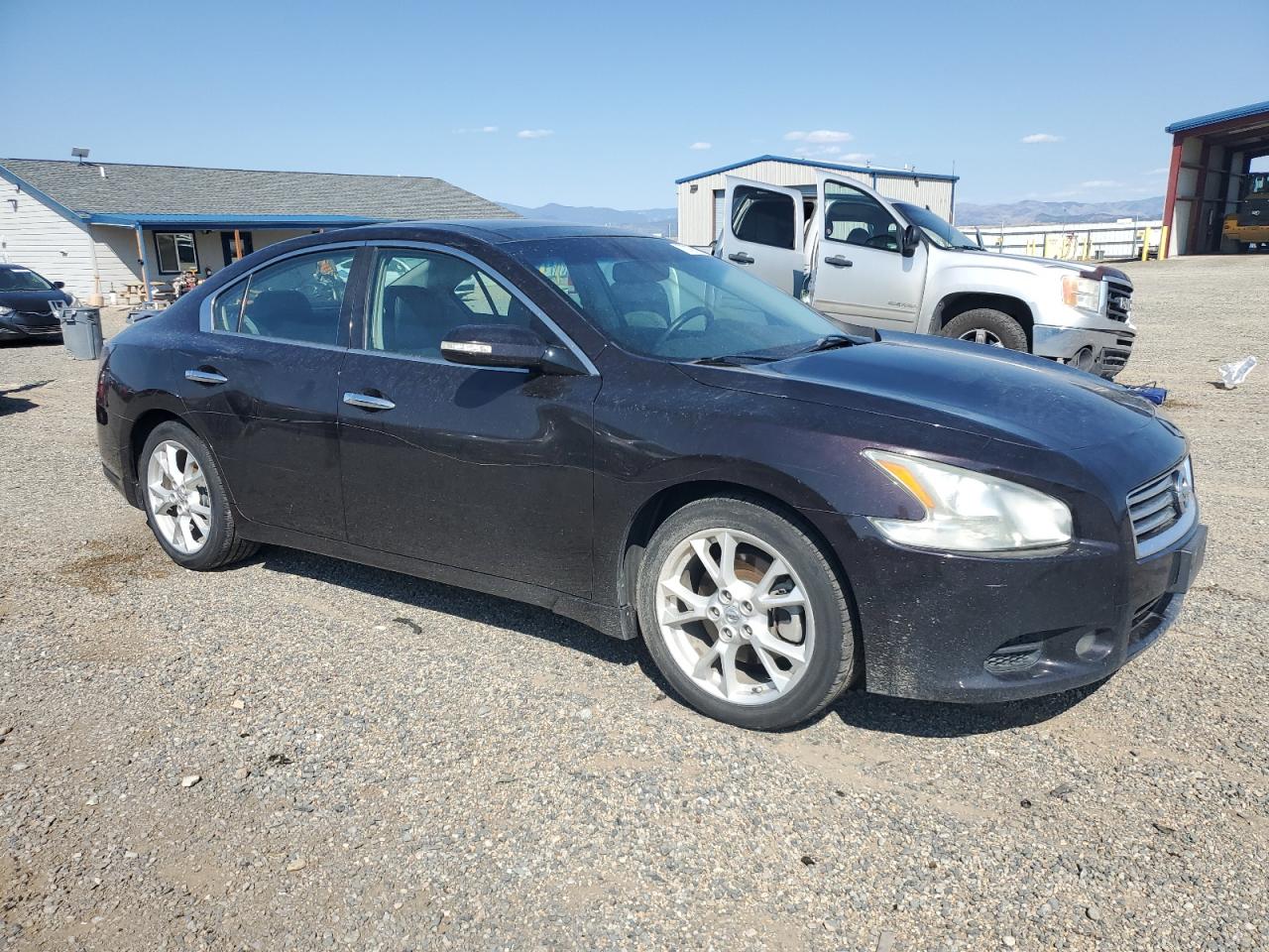 Nissan Maxima S Image 8