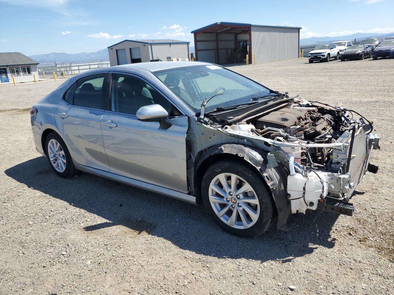 Toyota Camry Le Image 12