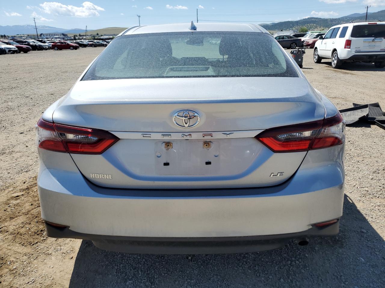 Toyota Camry Le Image 13