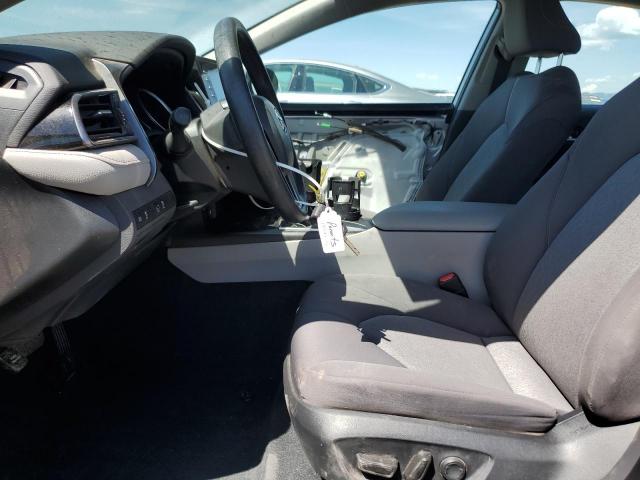 Toyota Camry Le Image 10