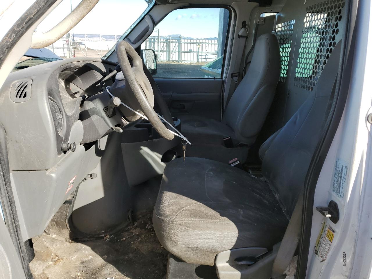 Ford Econoline E250 Van Image 14