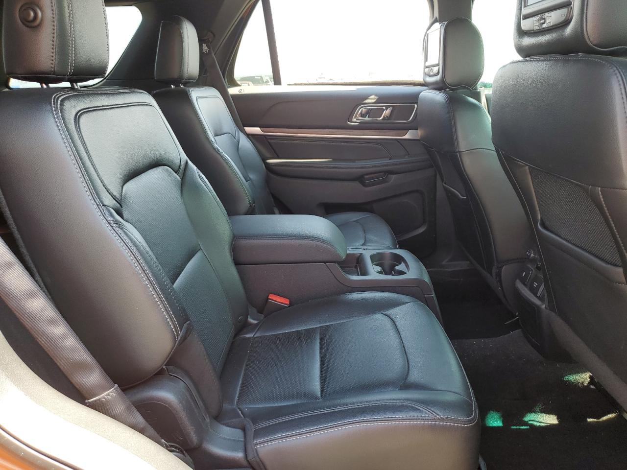 Ford Explorer Limited Image 9