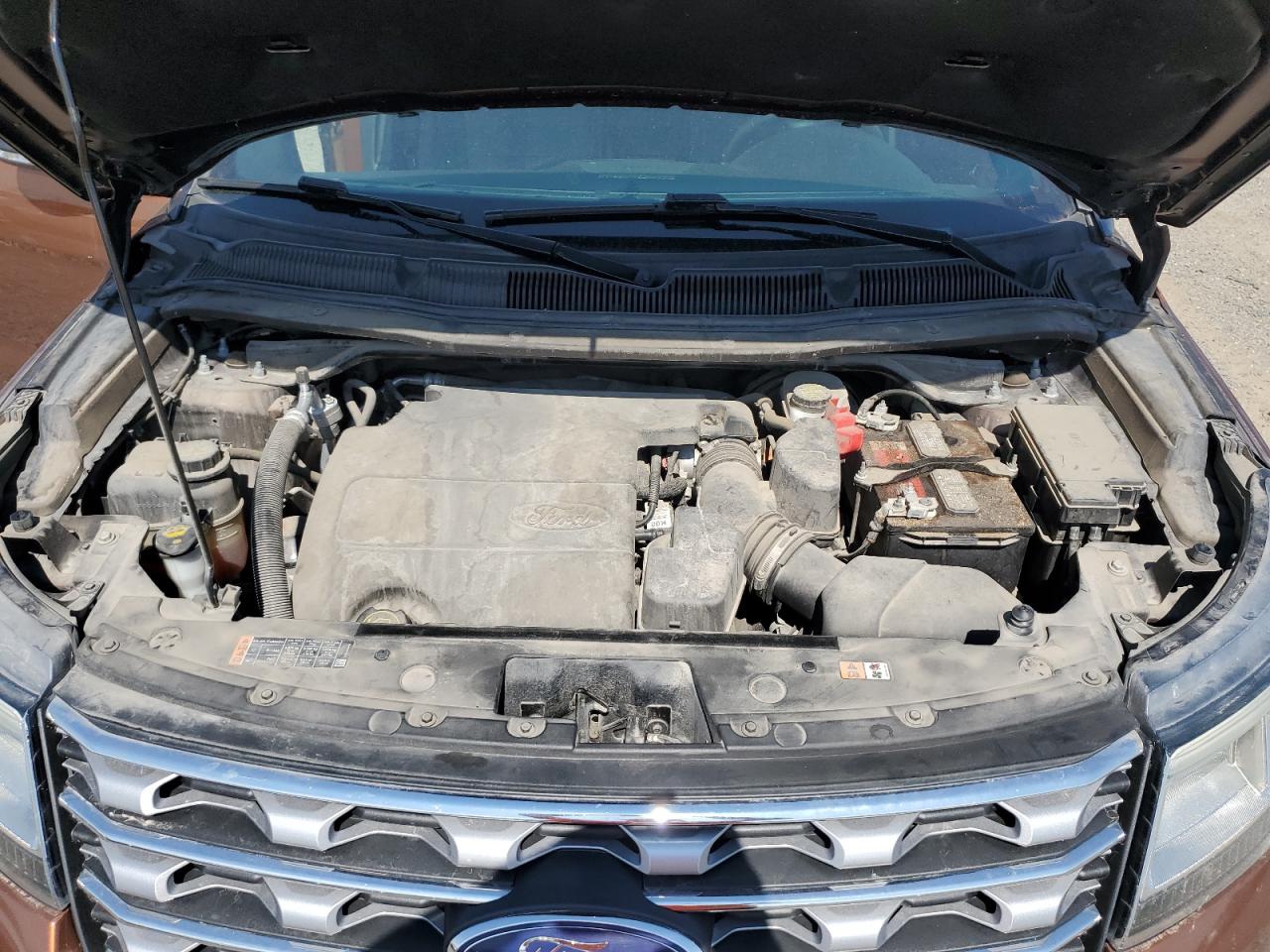 Ford Explorer Limited Image 11