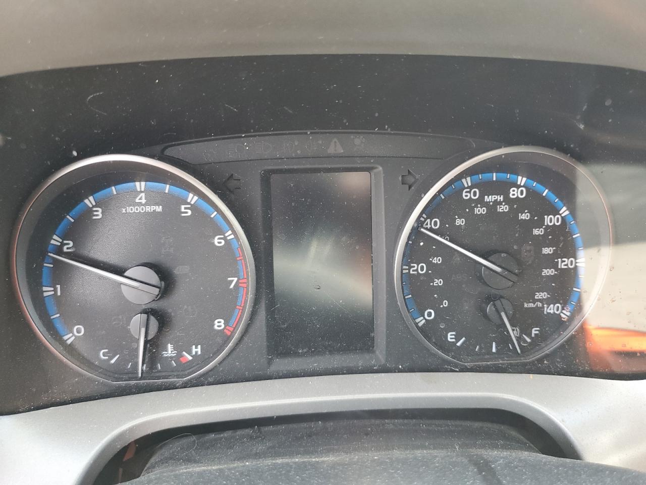 Toyota RAV4 Le Image 3