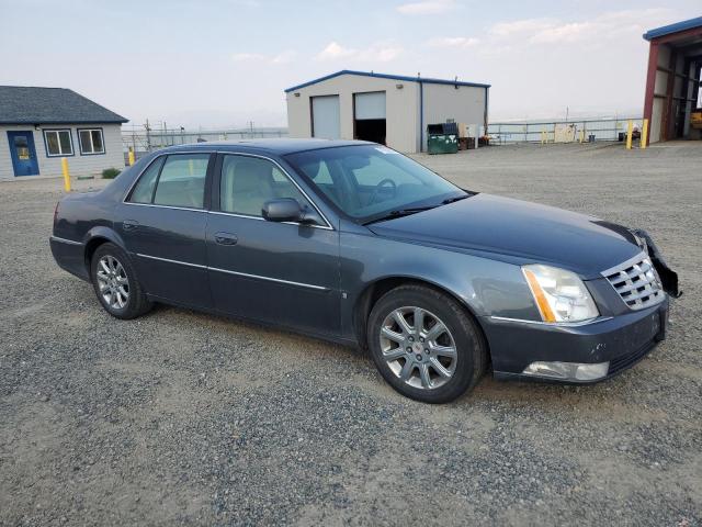 Cadillac DTS Image 3