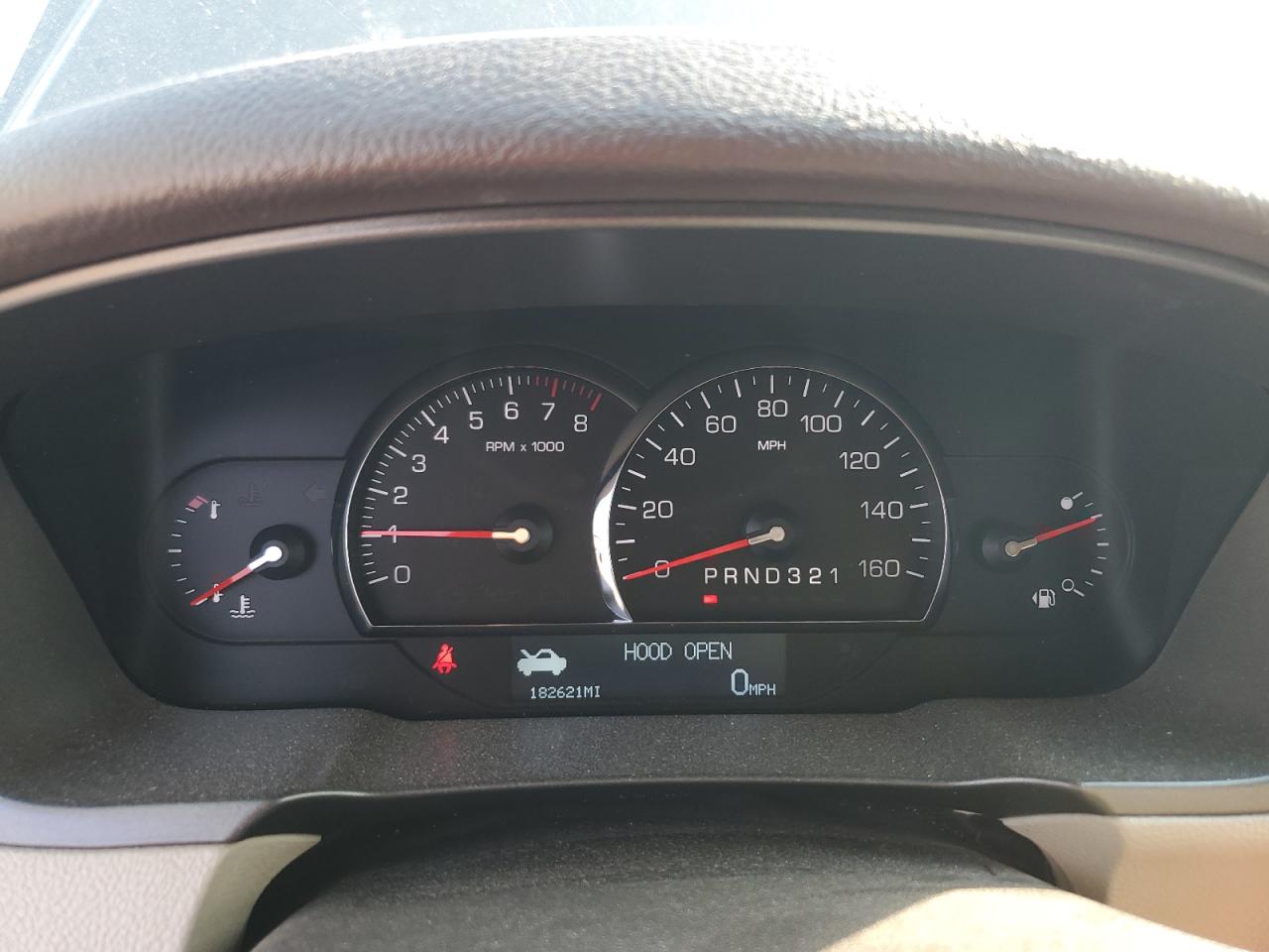 Cadillac DTS Image 4