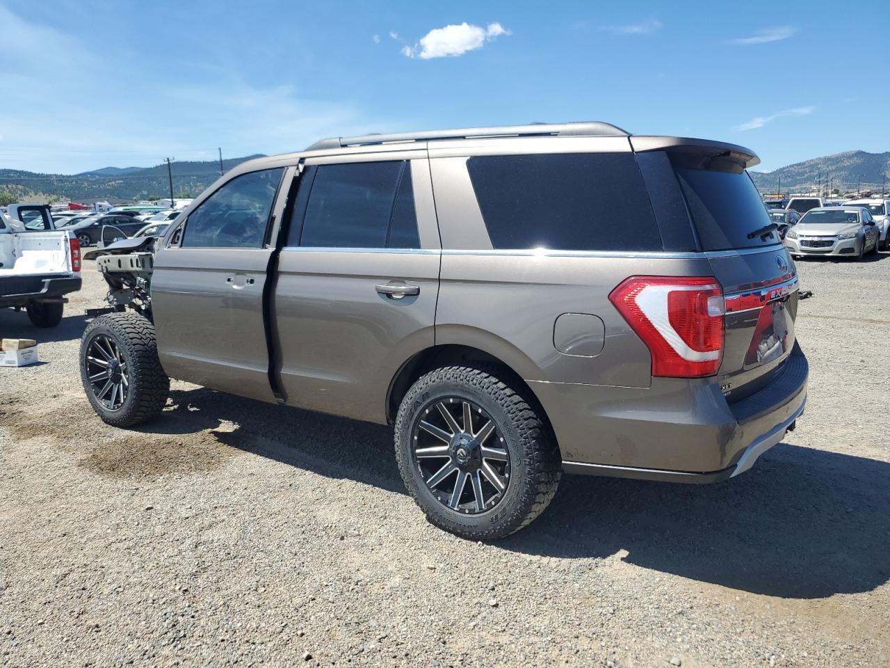 Ford Expedition Xlt Image 3