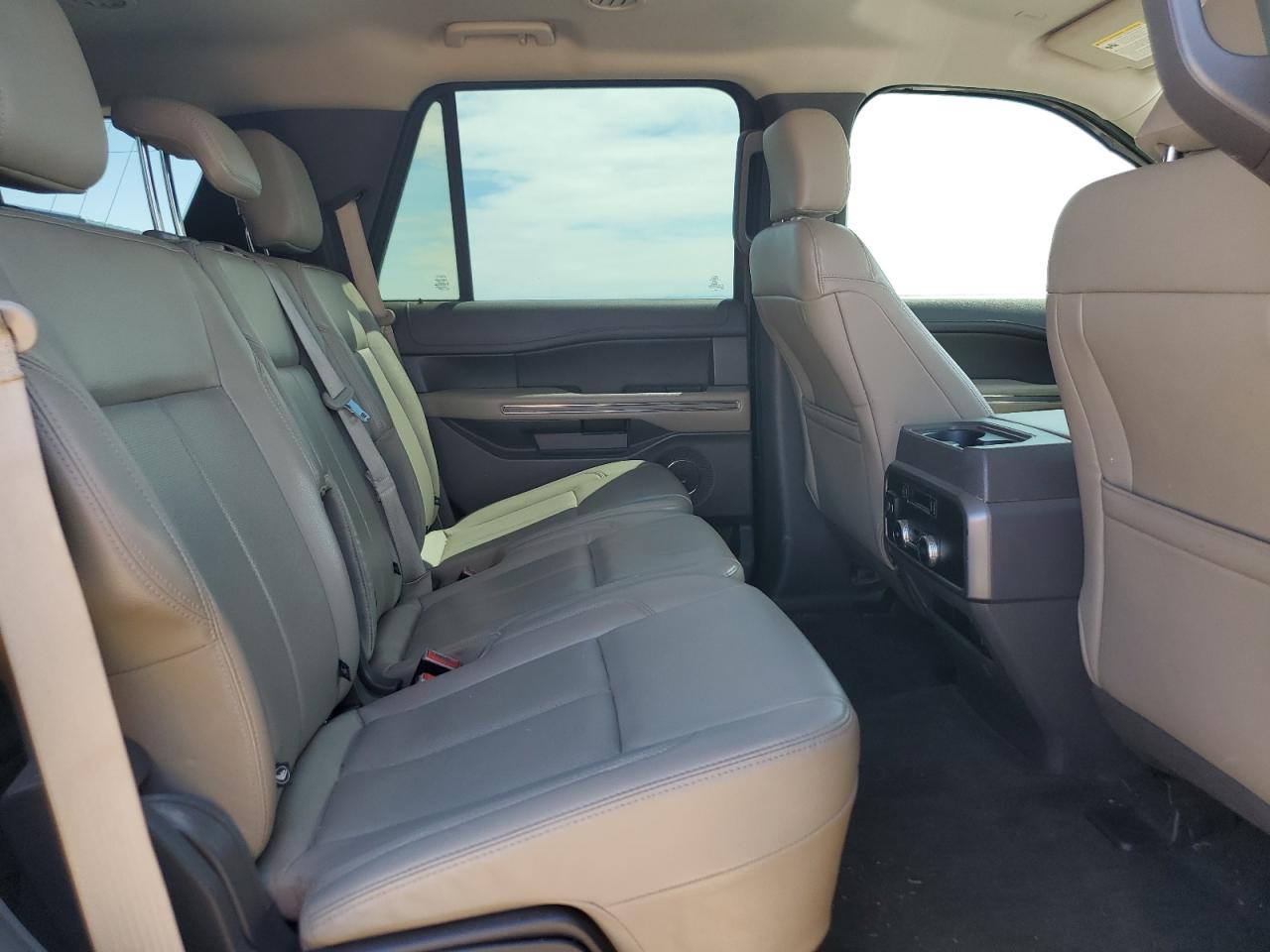 Ford Expedition Xlt Image 12