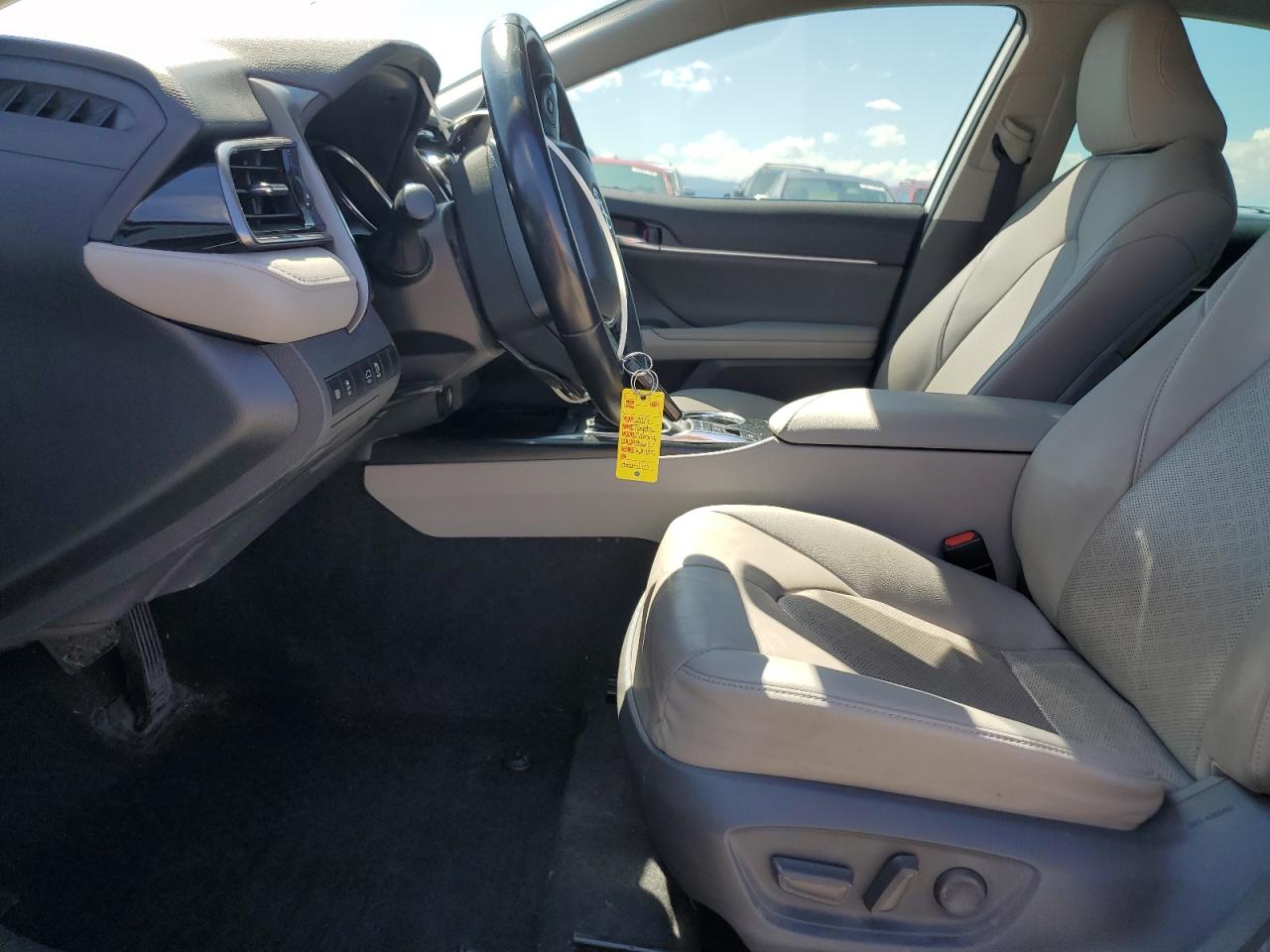 Toyota Camry Xse Image 7