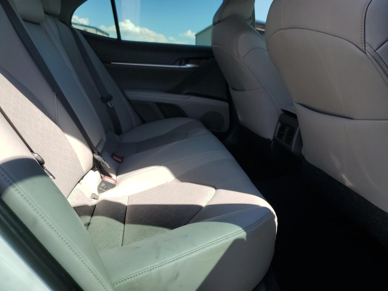 Toyota Camry Xse Image 9