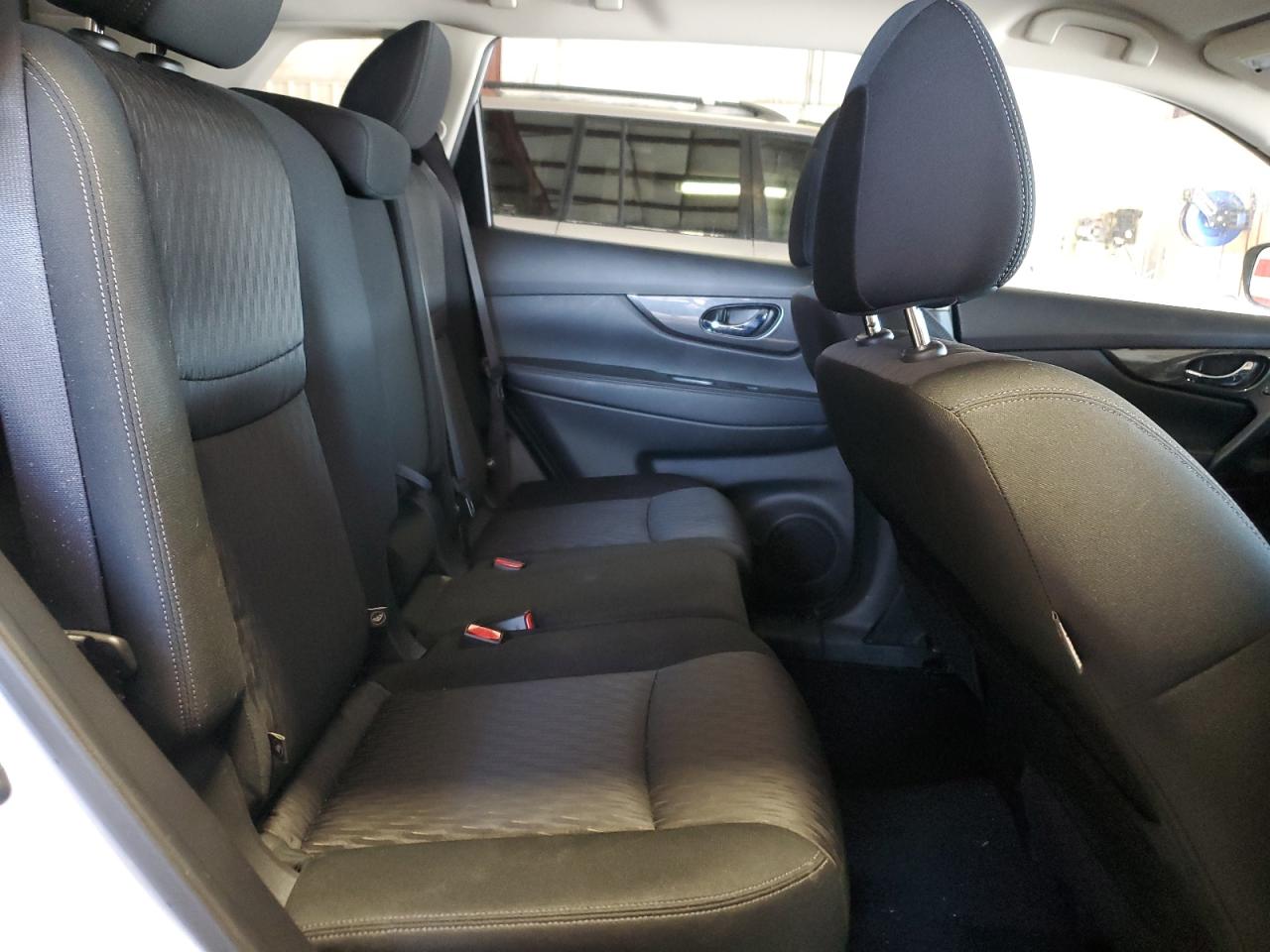 Nissan Rogue S Image 4