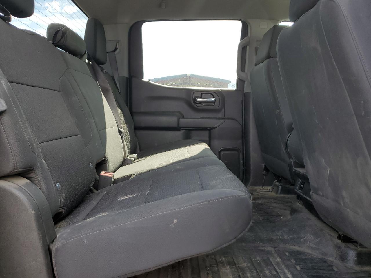 Chevrolet Silverado K1500 Image 9