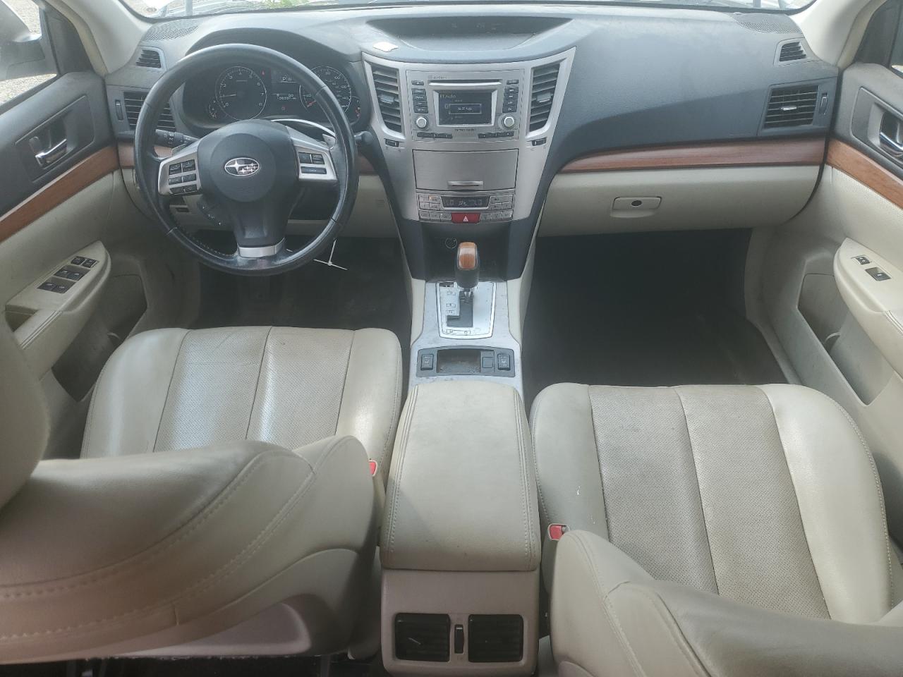 Subaru Outback 2.5i Limited Image 3