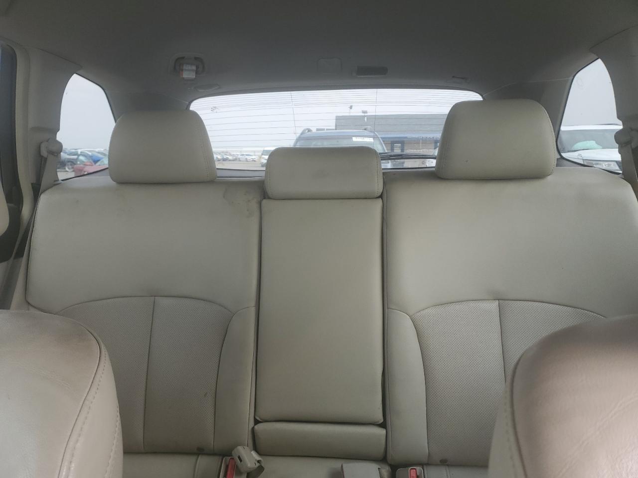 Subaru Outback 2.5i Limited Image 6