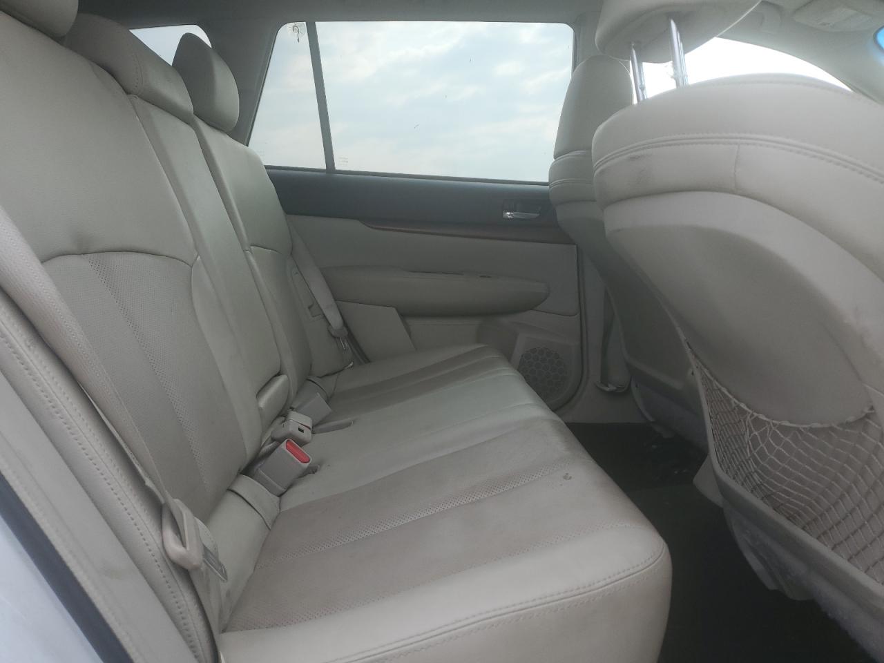 Subaru Outback 2.5i Limited Image 13