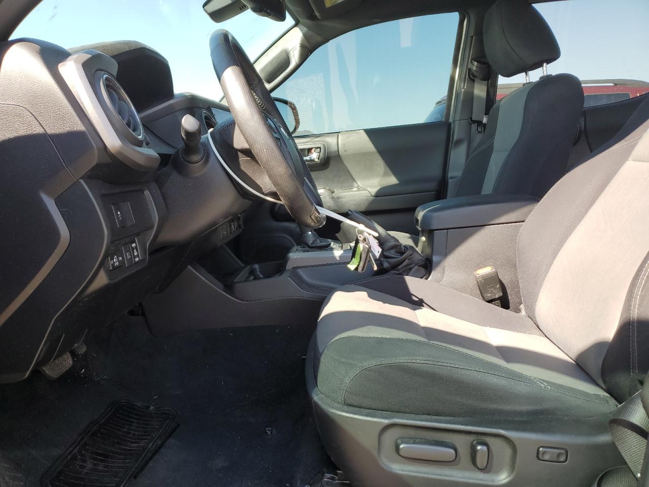 Toyota Tacoma Double Cab Image 6