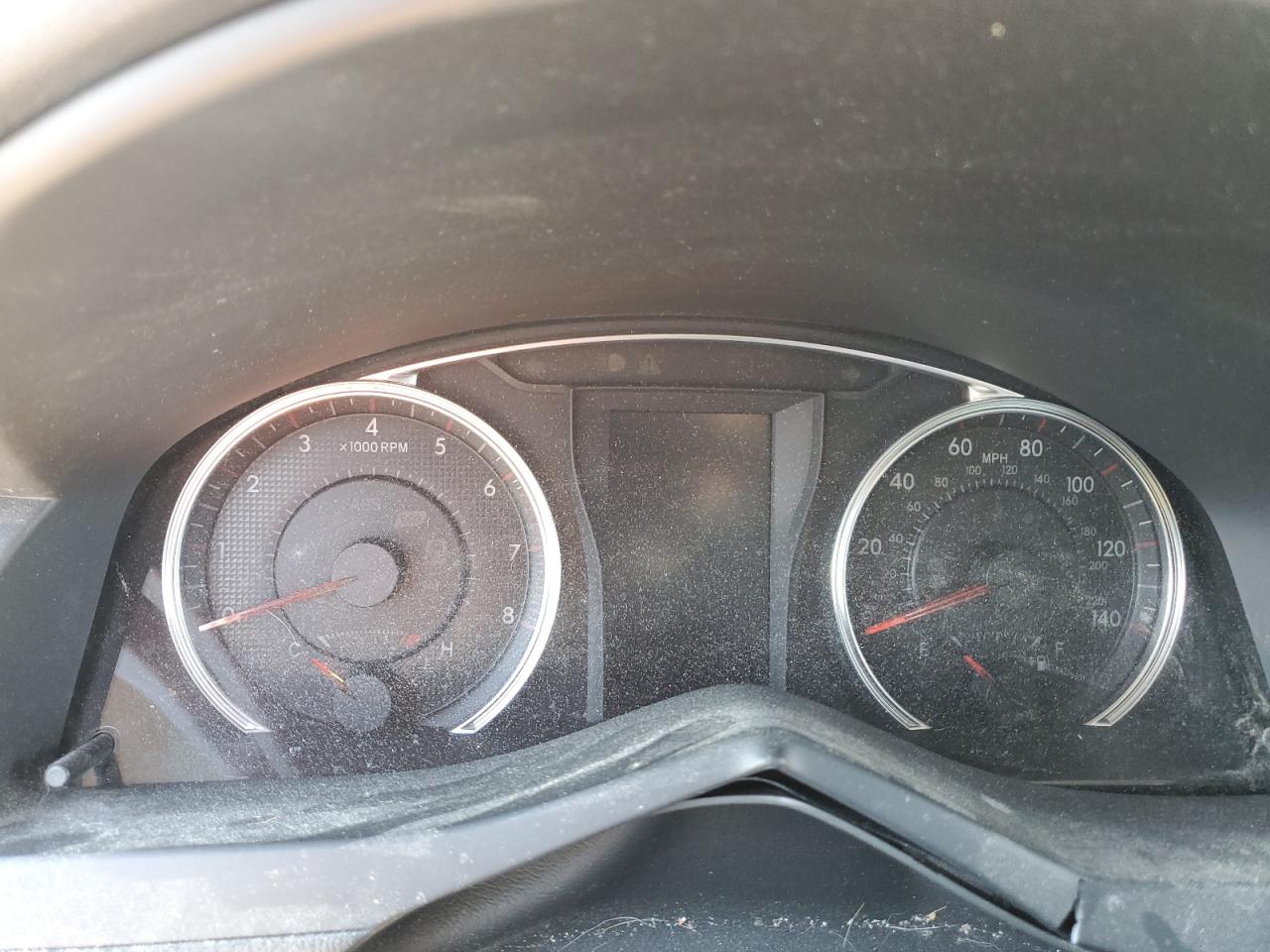 Toyota Camry Le Image 7