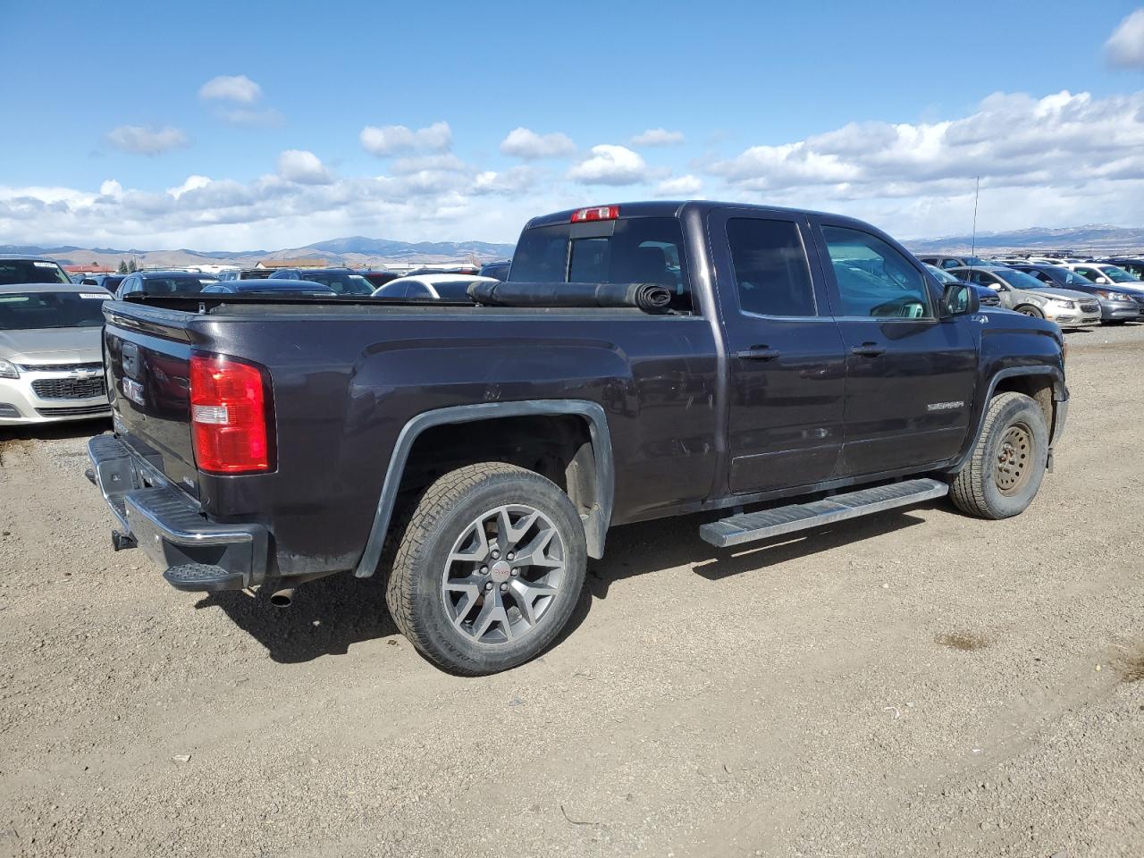 GMC Sierra K1500 Sle Image 2