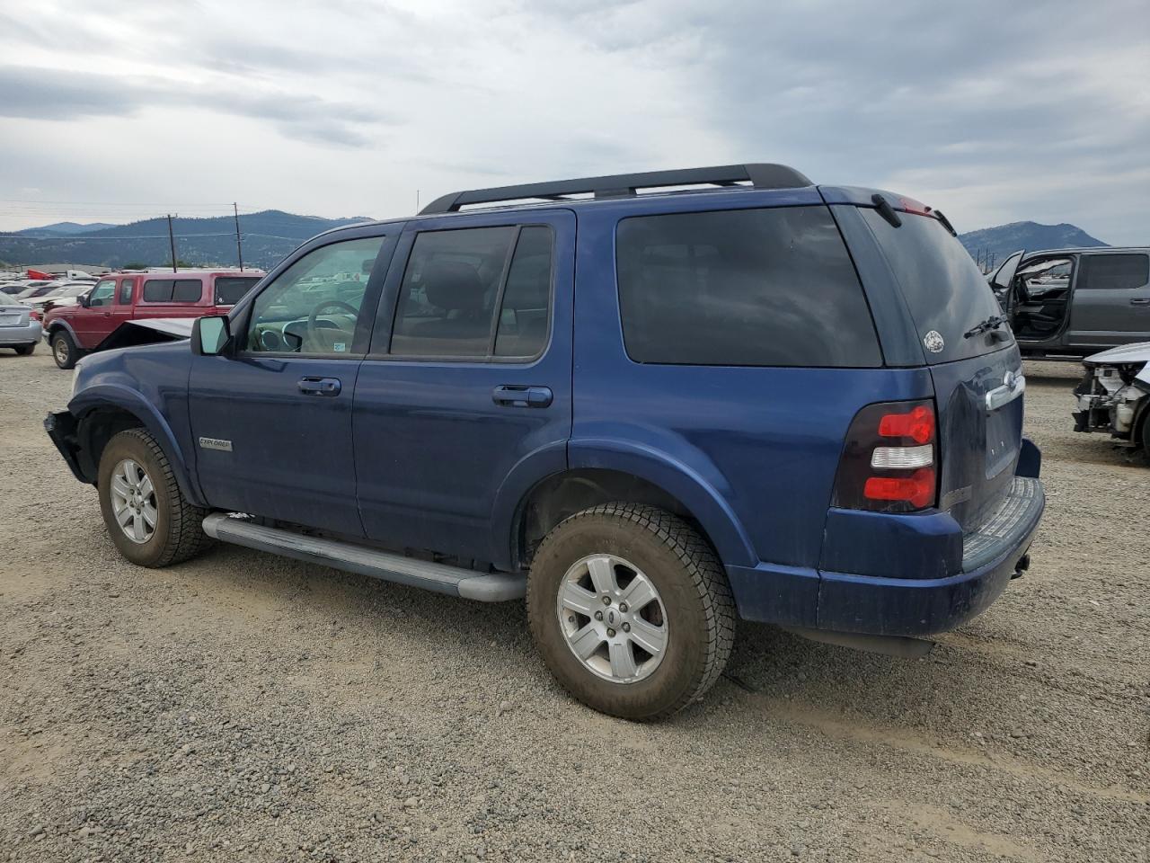 Ford Explorer Xlt Image 2