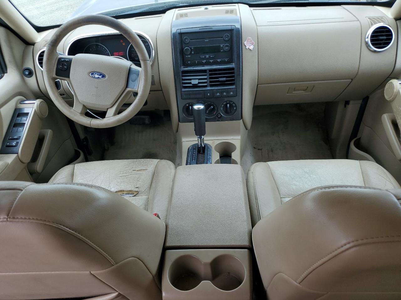 Ford Explorer Xlt Image 11