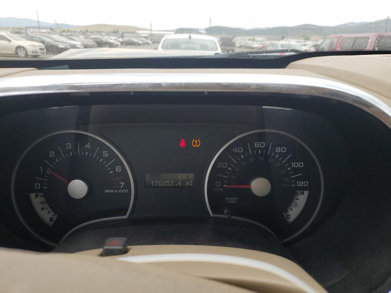 Ford Explorer Xlt Image 12