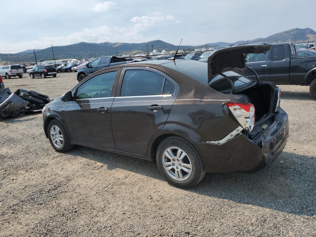 Chevrolet Sonic Lt Image 3