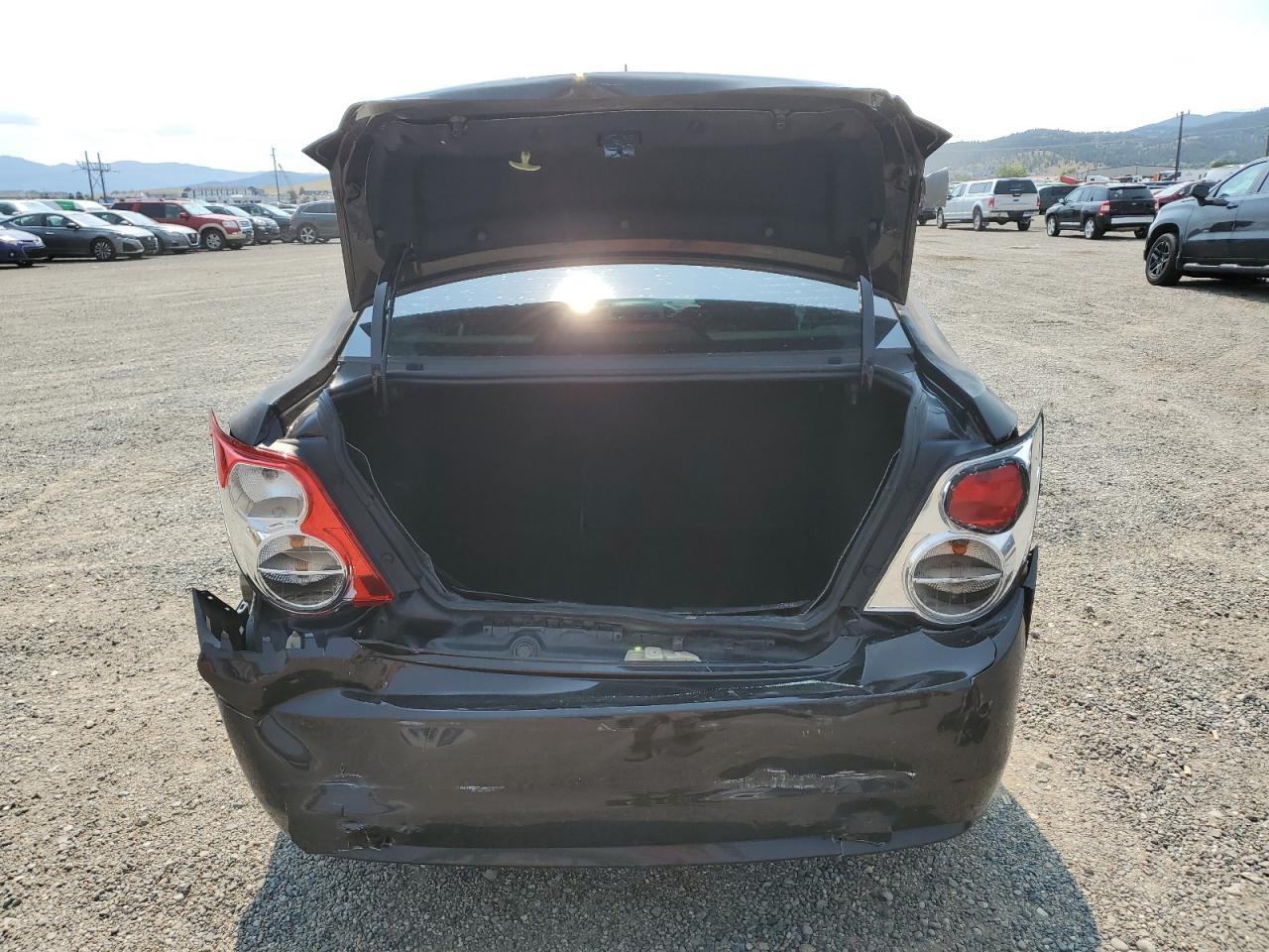 Chevrolet Sonic Lt Image 6