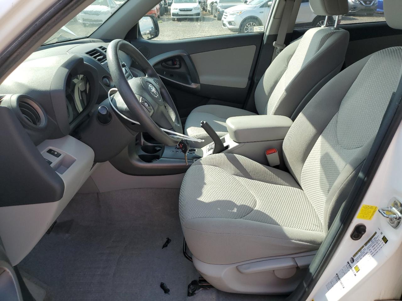 Toyota RAV4 Image 10