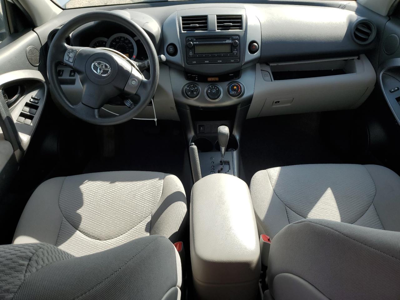 Toyota RAV4 Image 13