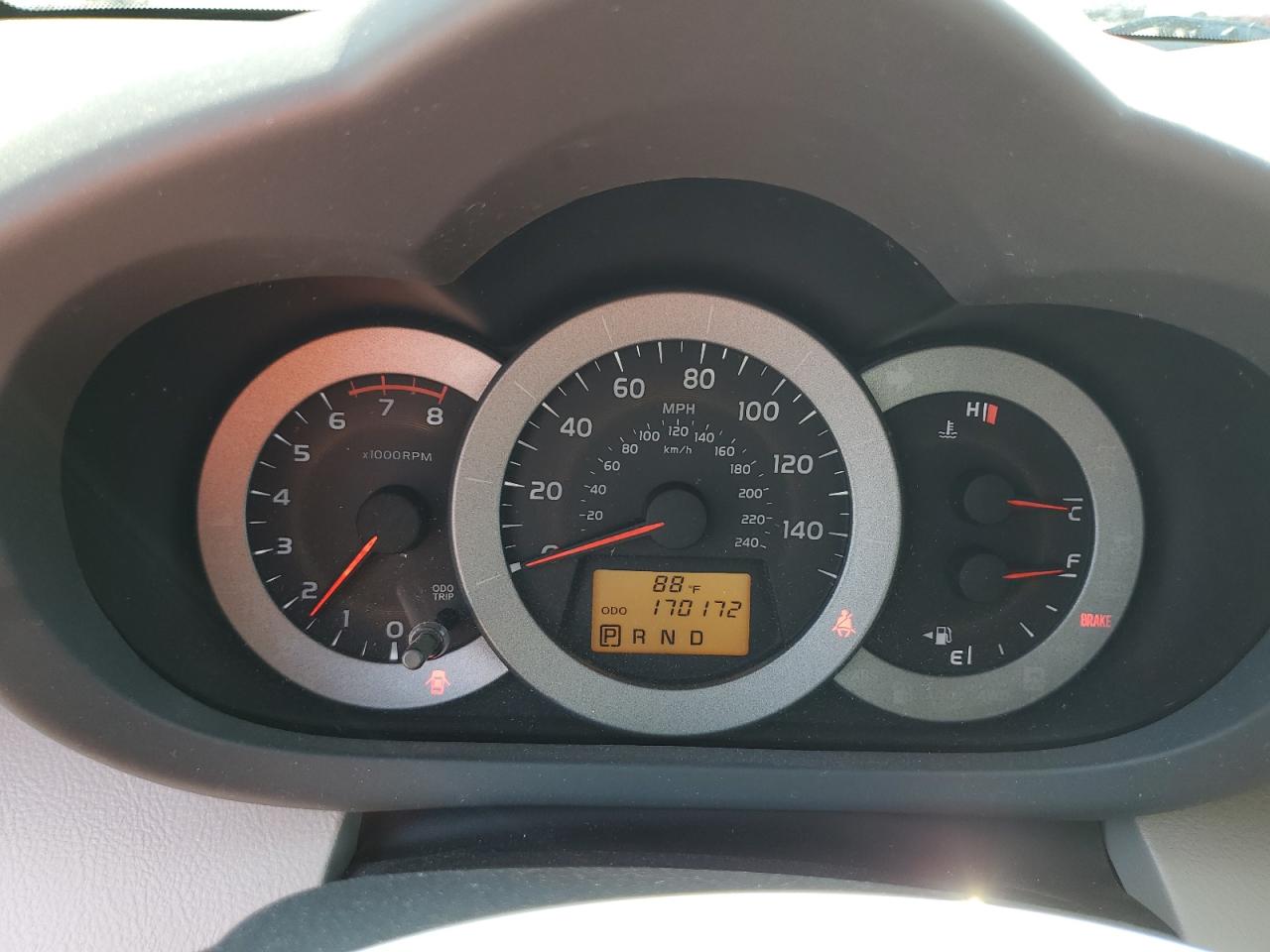 Toyota RAV4 Image 11