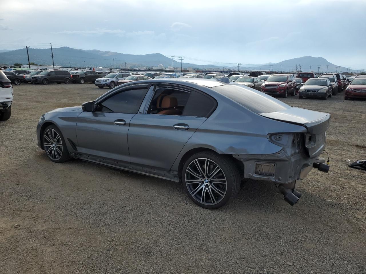 BMW 5 Series Xi Image 2