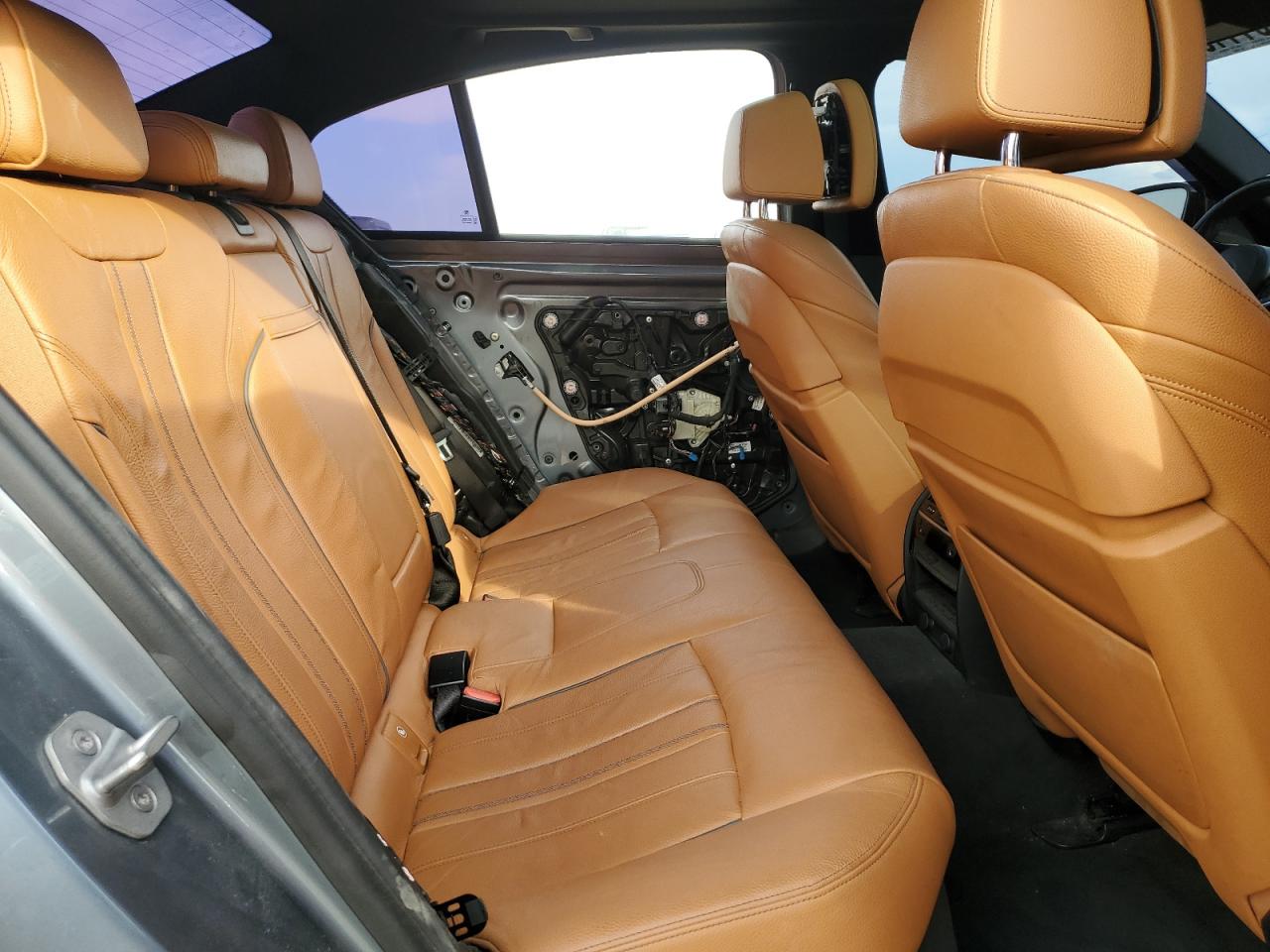 BMW 5 Series Xi Image 8