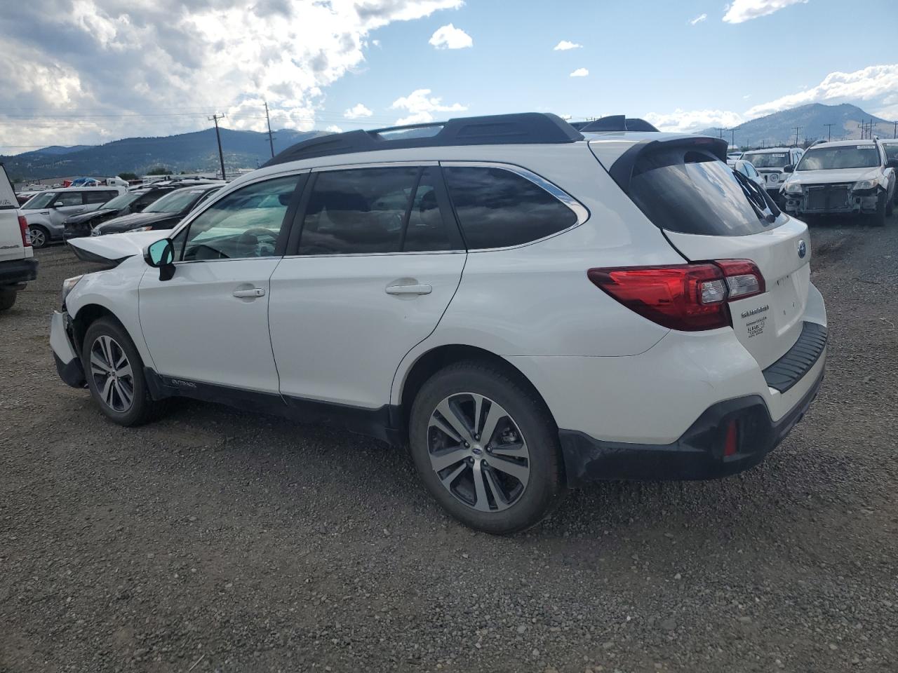 Subaru Outback 2.5i Limited Image 2