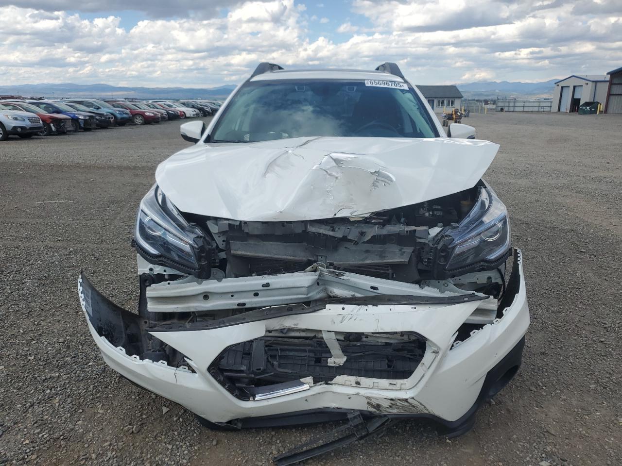 Subaru Outback 2.5i Limited Image 10