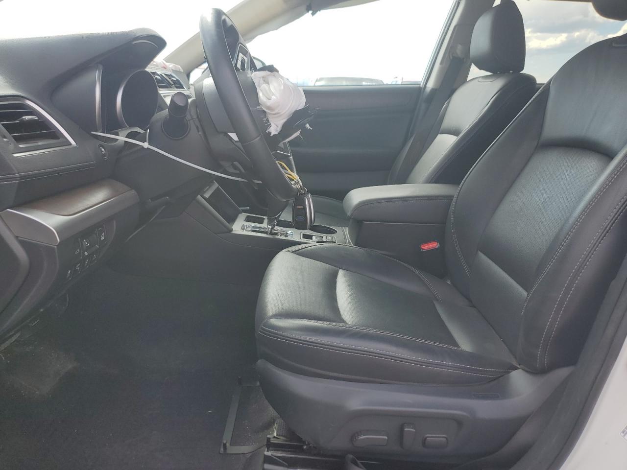 Subaru Outback 2.5i Limited Image 11