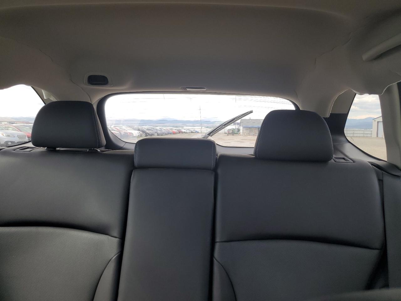 Subaru Outback 2.5i Limited Image 6