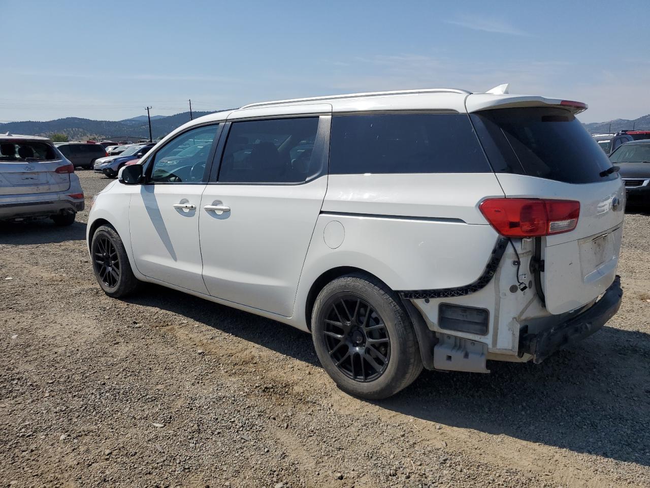 Kia Sedona Lx Image 6