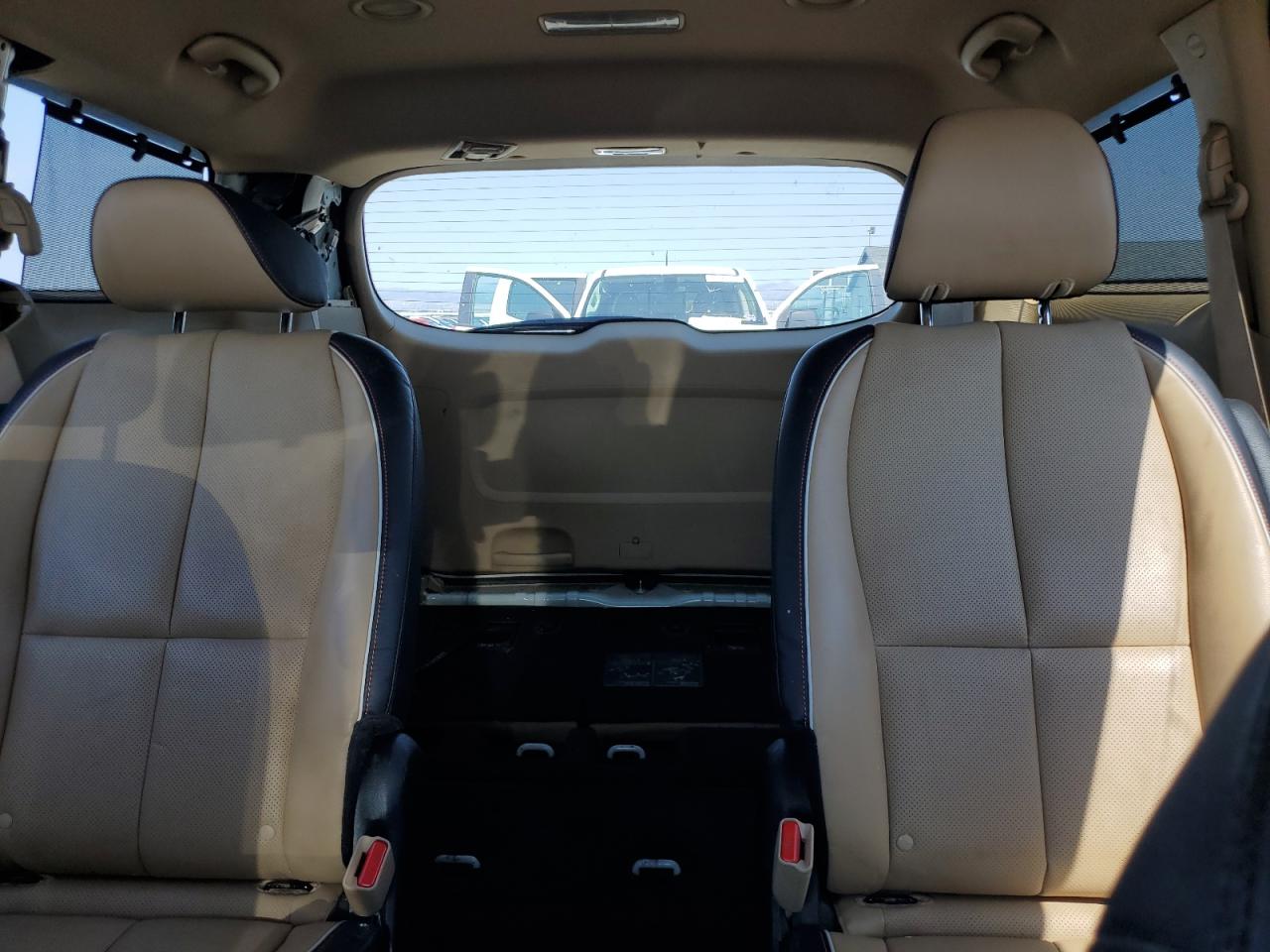 Kia Sedona Lx Image 10