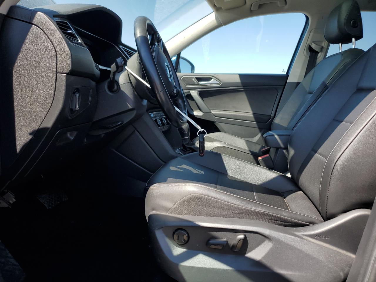 Volkswagen Tiguan Se Image 11